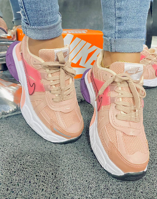 Tenis Nike: Comodidad y Estilo en Cada Paso 👟